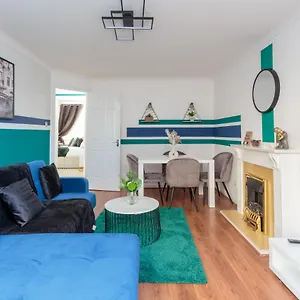 Stylish 2 Bedroom In Edinburgh